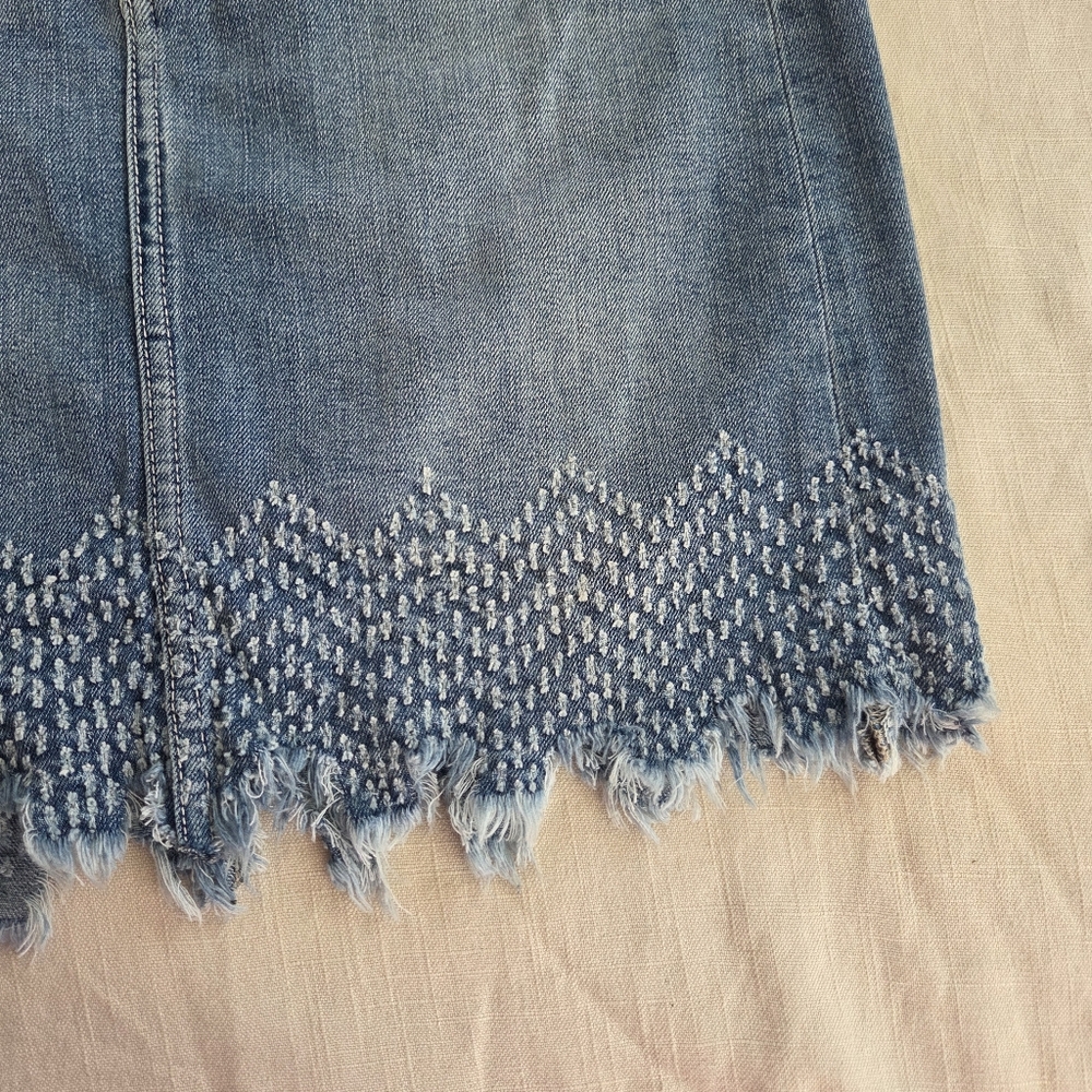 Sam Edelman The Jenny Skirt Denim Frayed Hem Mini 28 Inch Waist Size 26 Tag - Picture 8 of 14